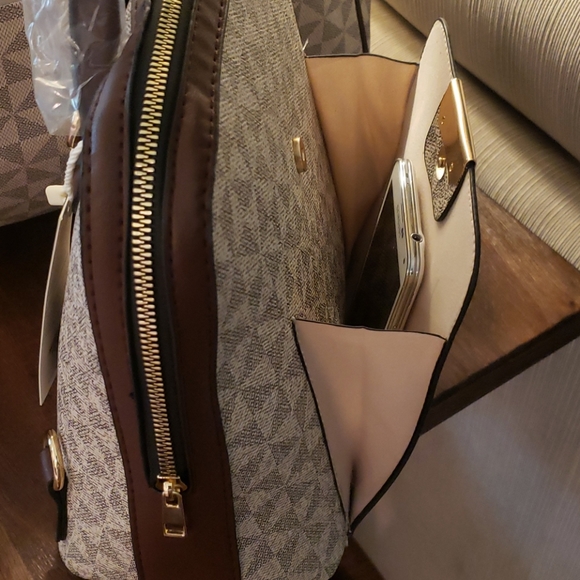 Duffle Bag Tote or Backpack Travel Set with Wallet - Picture 11 of 14